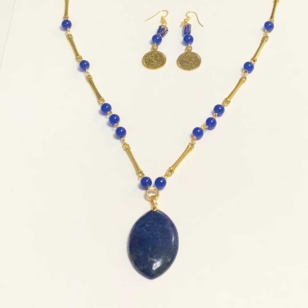 Agatized Coral Stone Vintage Glass Necklace